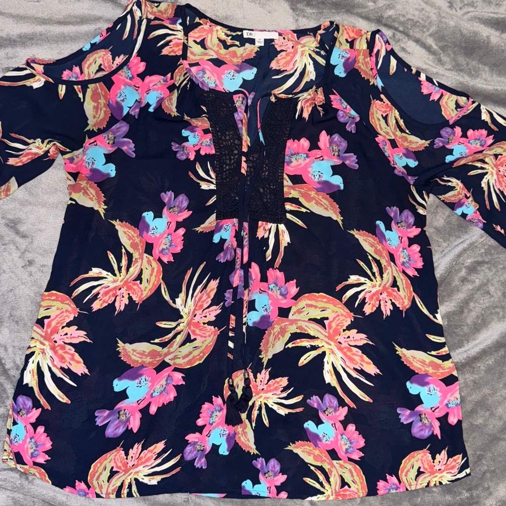 CUTEST shirt XL Navy Blue Floral - Picture 6 of 14